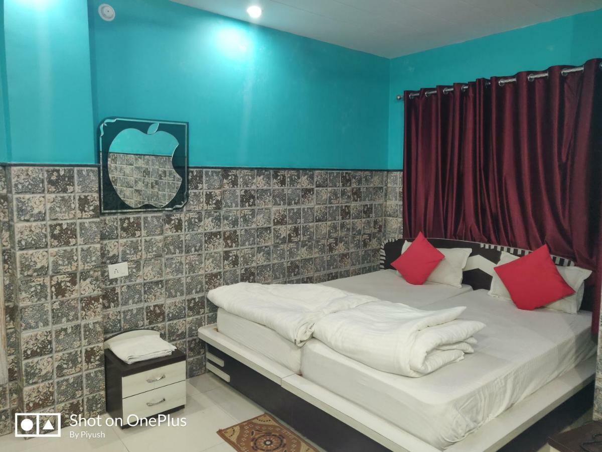 Hotel Bachchan Palace Varanasi Exterior photo